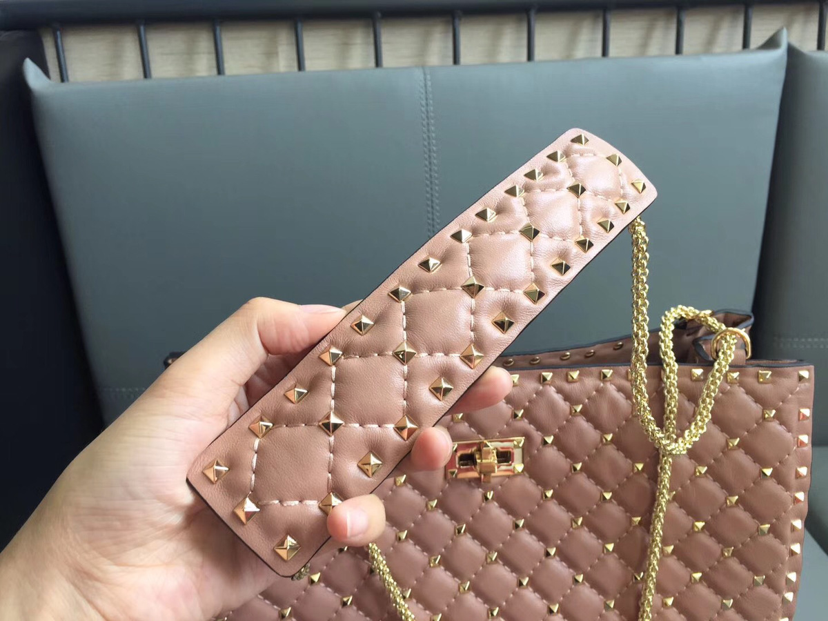 Va1e*ntin0 original lambskin spike tote bag in Nude Pink
