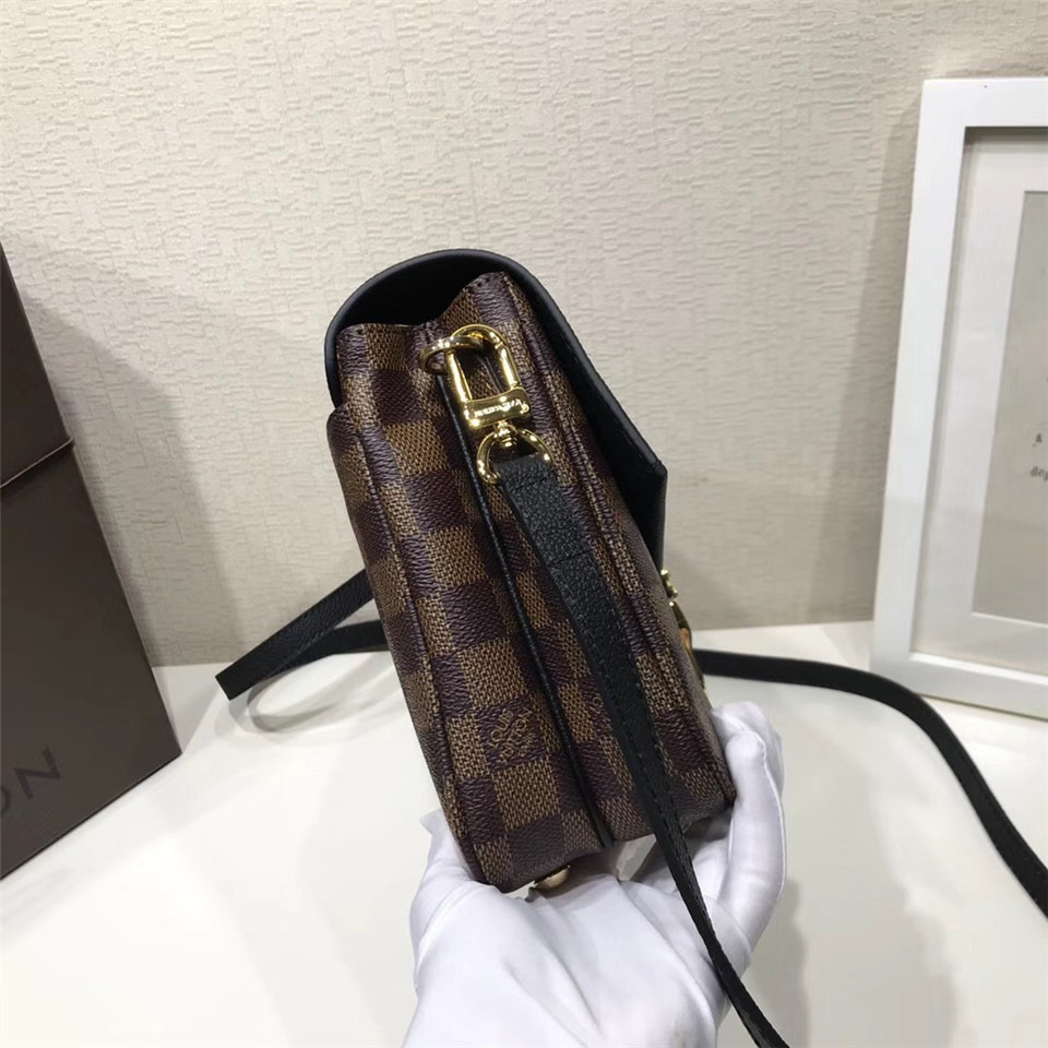 L0vis Vvtt0n Damier Ebene Cuir Taurillon Bag Black