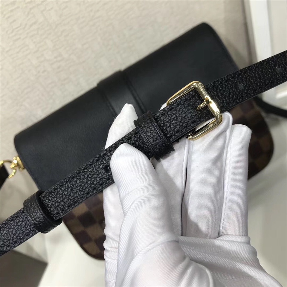 L0vis Vvtt0n Damier Ebene Cuir Taurillon Bag Black