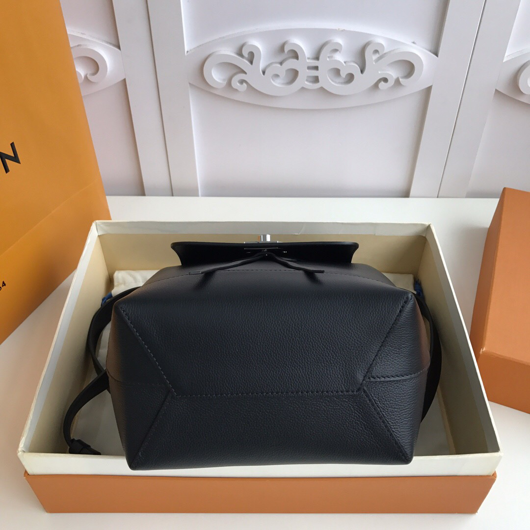 L0vis Vvtt0n Lockme Backpack Black M52734