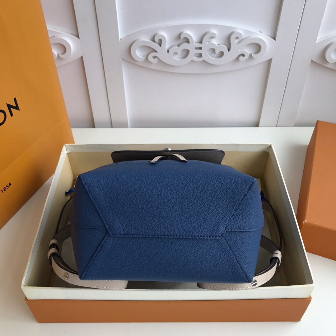L0vis Vvtt0n Lockme Backpack Blue white M52734