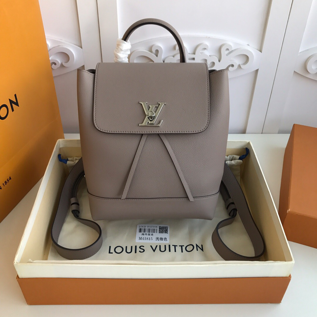 L0vis Vvtt0n Lockme Backpack Gray M52734
