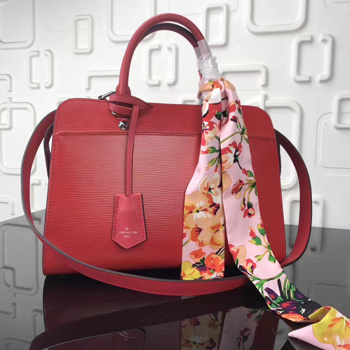 L0vis Vvtt0n Vaneau Cuir Ecume Leather Handbag Red