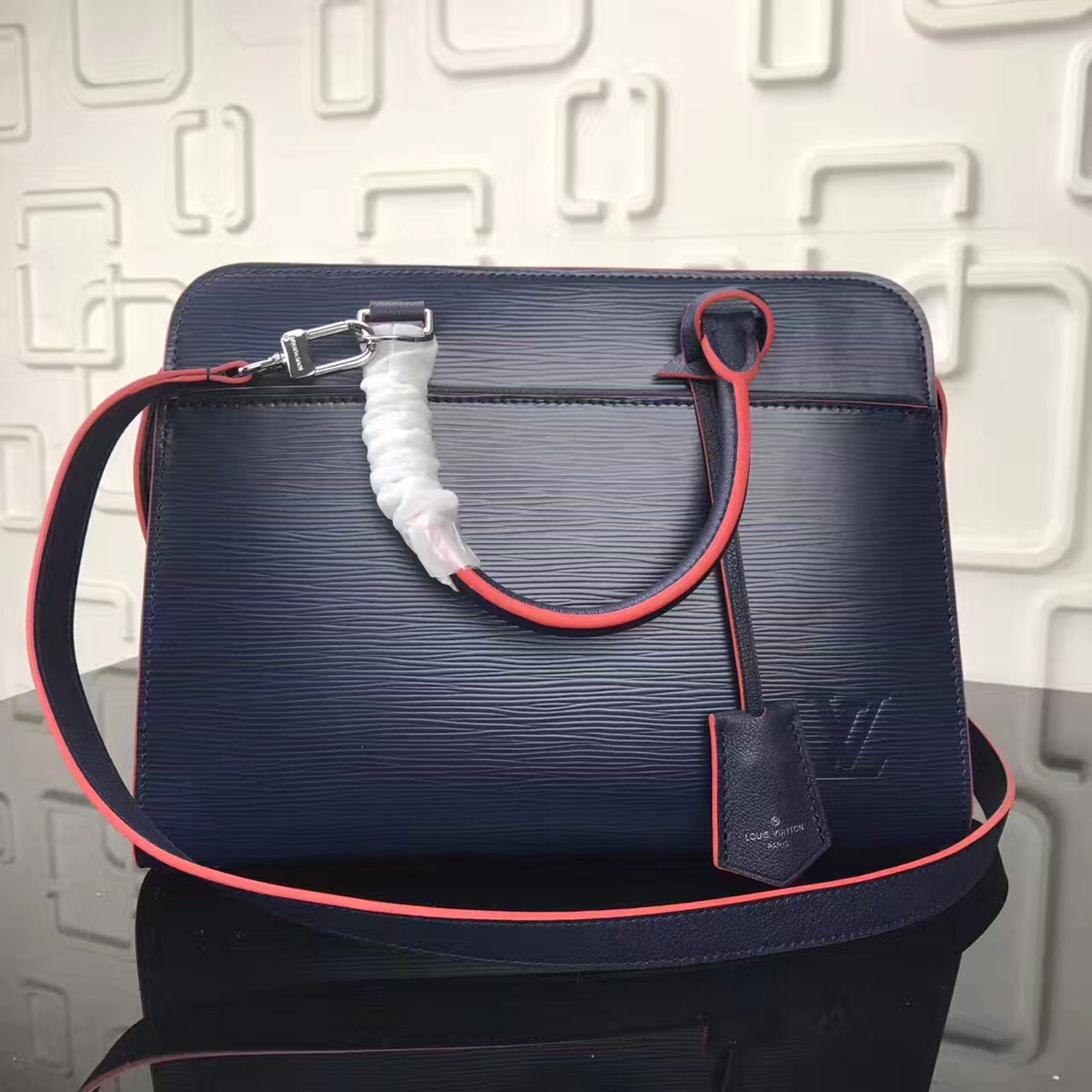 L0vis Vvtt0n Vaneau Cuir Ecume Leather Handbag Blue