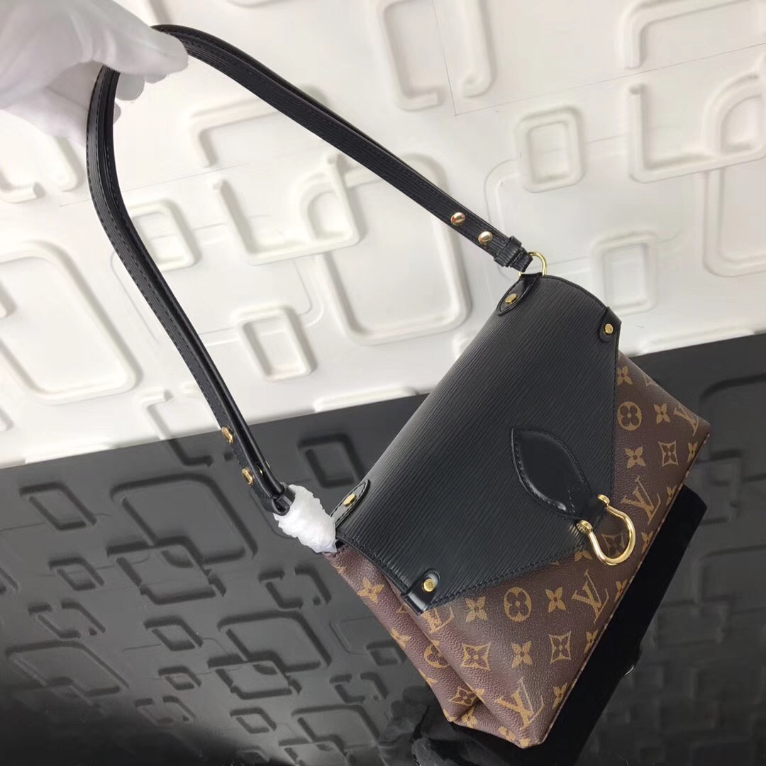 L0vis Vvtt0n Saint Michel Monogram Epi Leather Bag With Black M44033