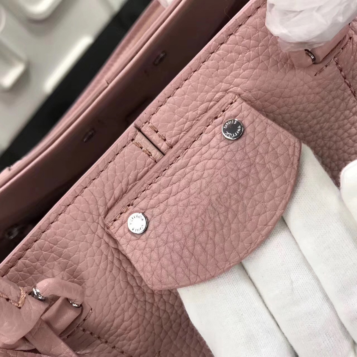 L0vis Vvtt0n Pernelle Leather Bag Pink N54779