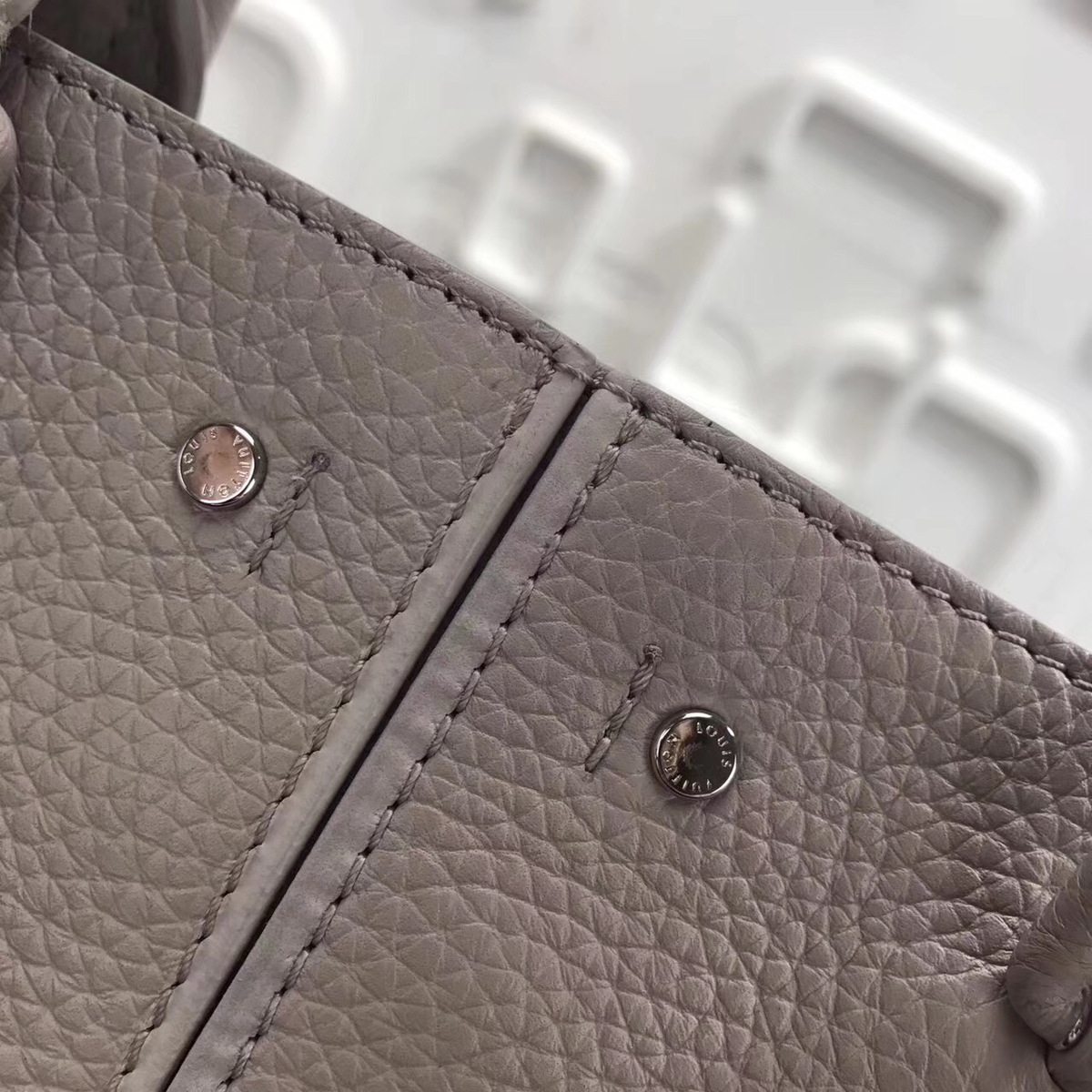 L0vis Vvtt0n Pernelle Leather Bag Light Pink N54779