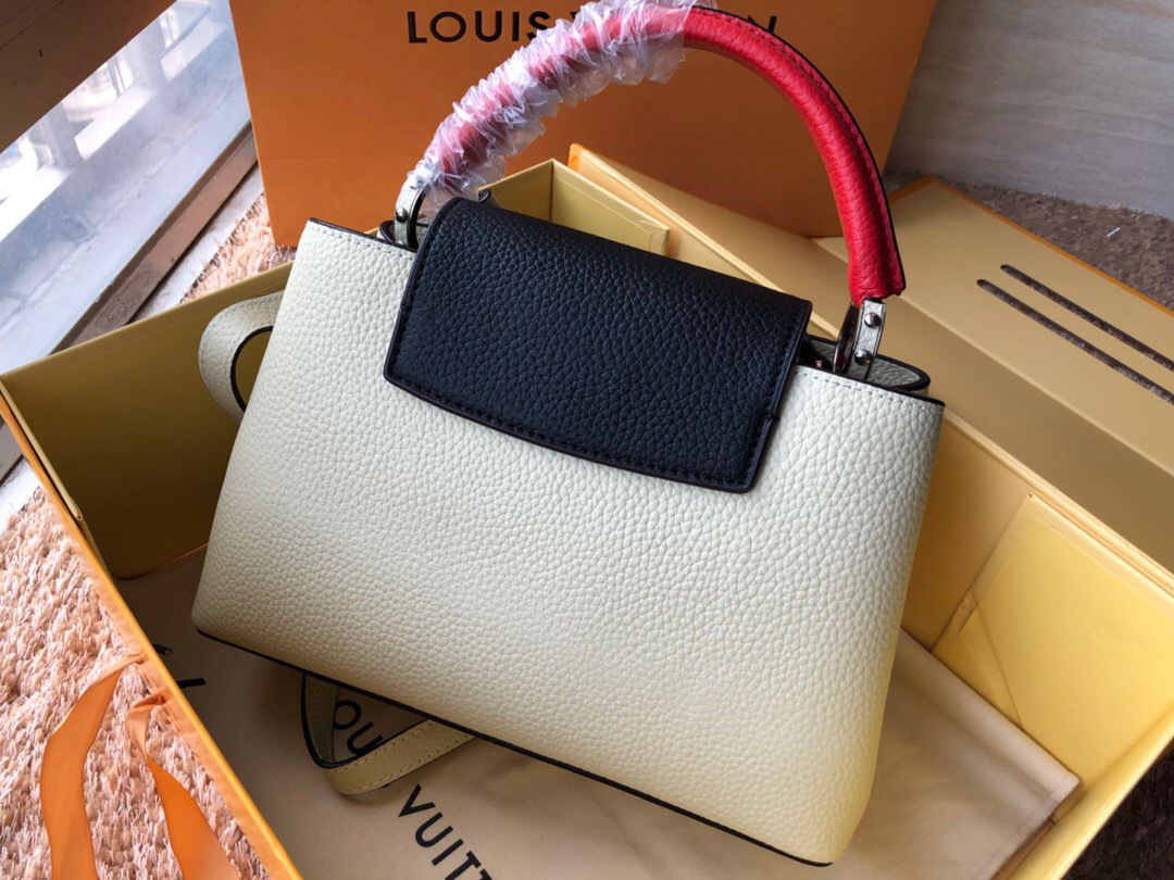 L0vis Vvtt0n Leather Capucines Bag N94519 Beige