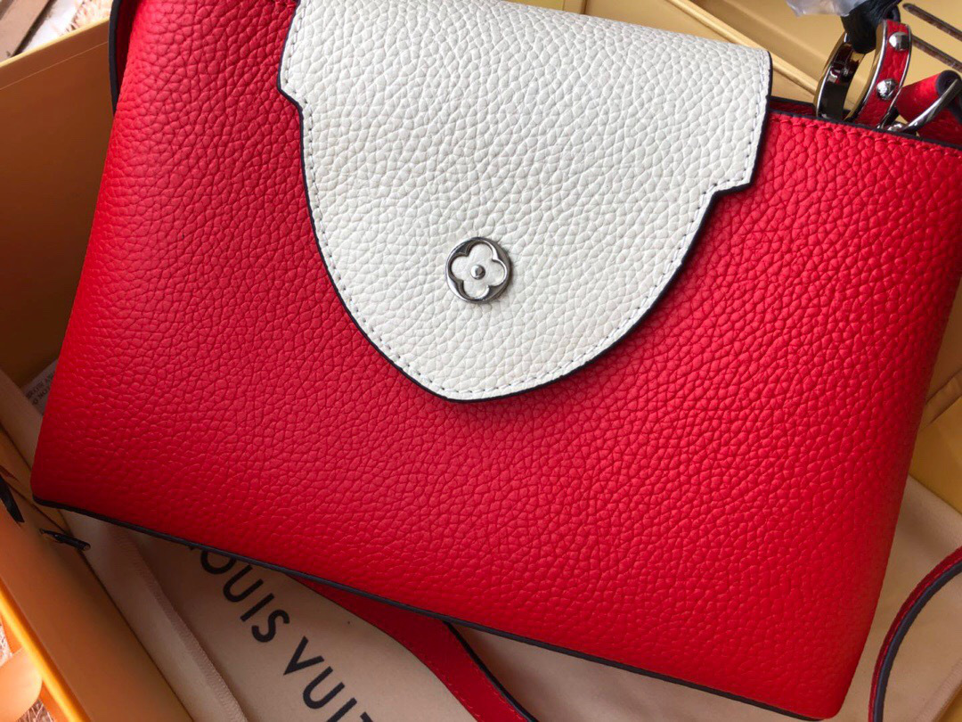 L0vis Vvtt0n Leather Capucines Bag N94519 Red