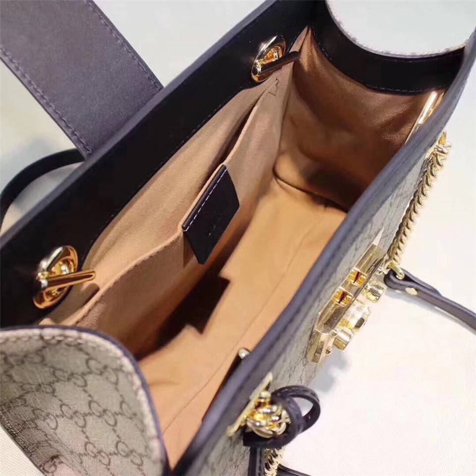 Gvc*1 Padlock small shoulder bag 498156 Black