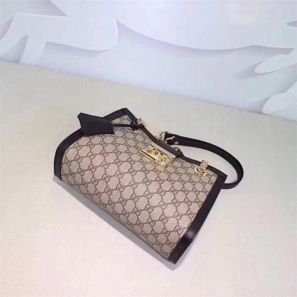 Gvc*1 Padlock small shoulder bag 498156 Black