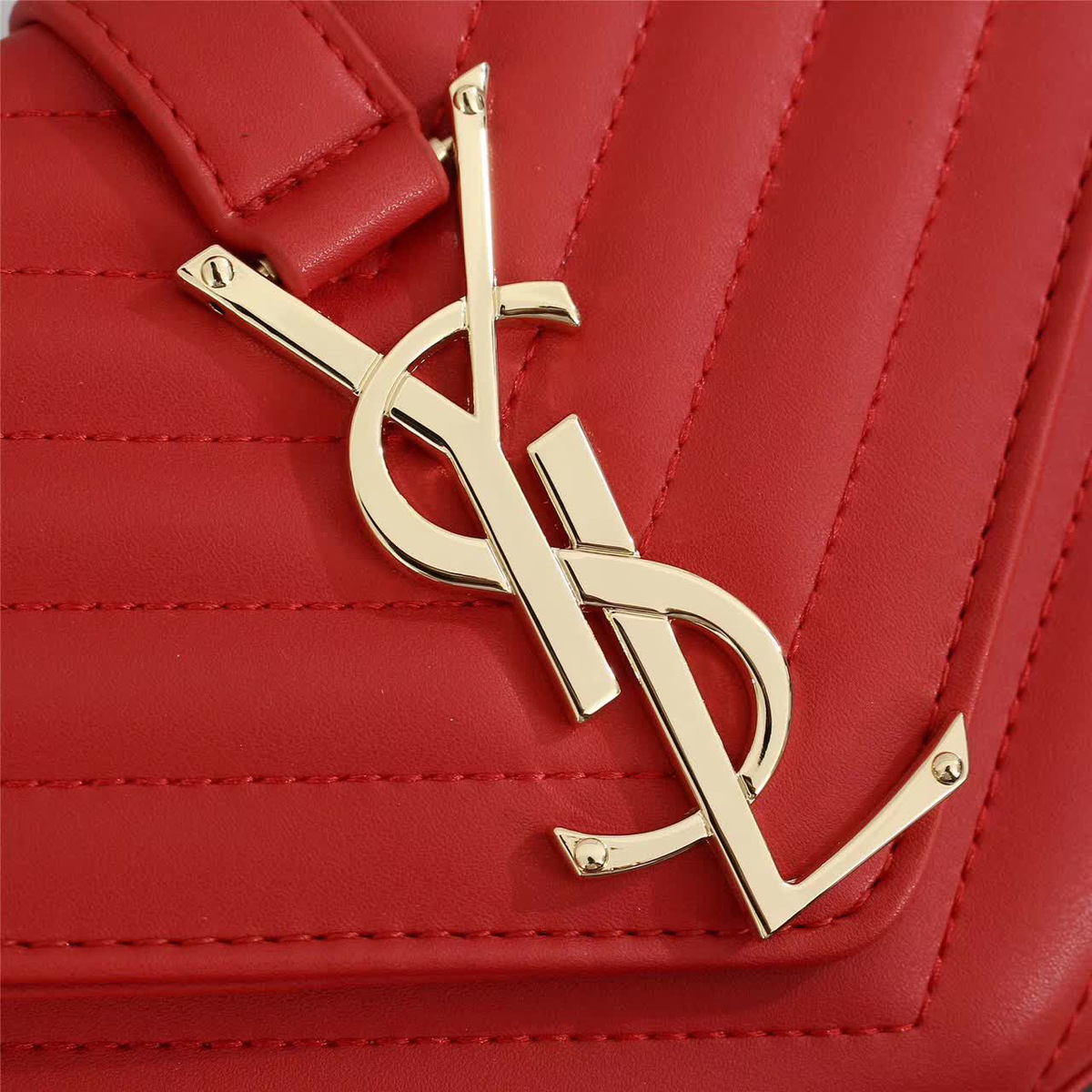 Y51 Leather 26cm Shoulder Bag Golden Chain 26596 Red