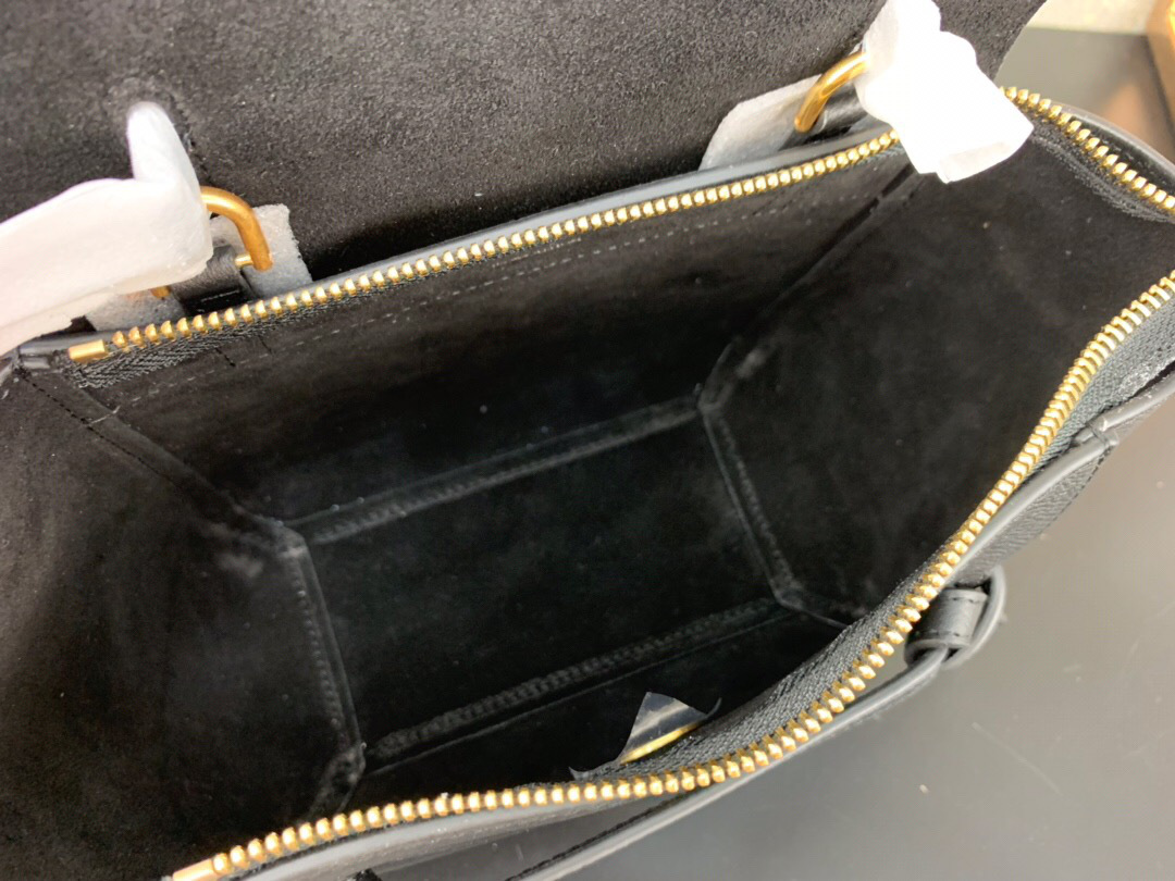 Ce1i*e Micro Belt Bag In Grained Calfskin with Black 20cm 175519