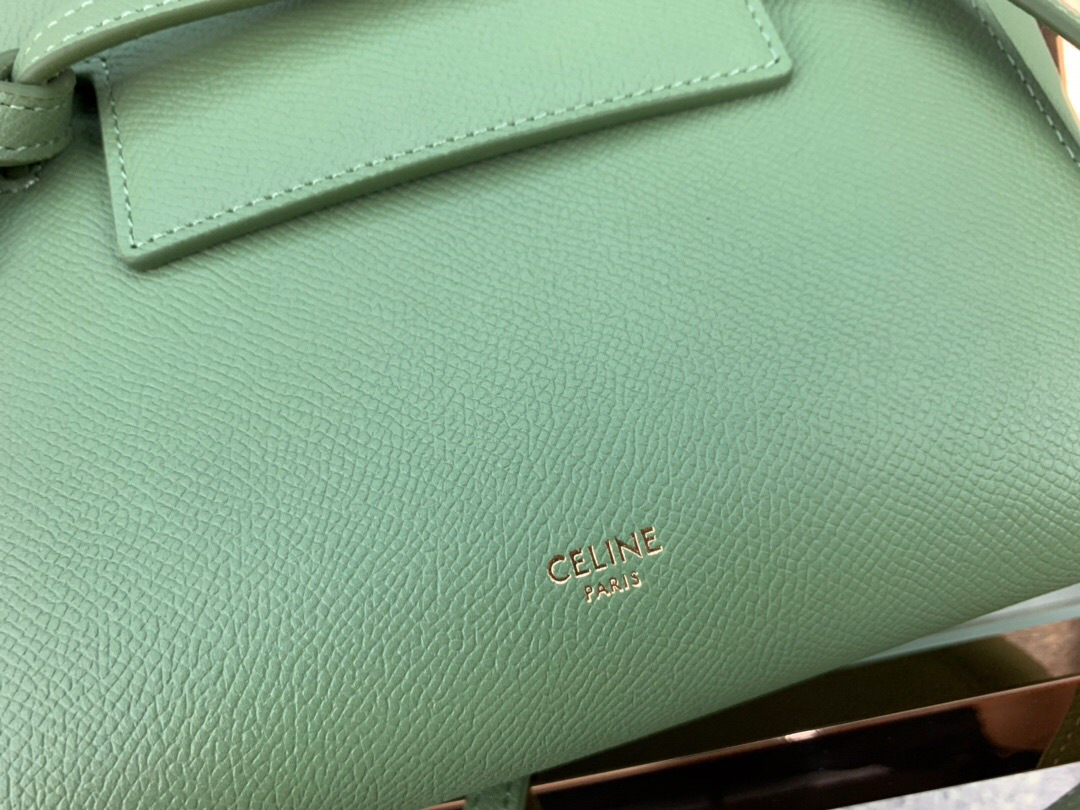 Ce1i*e Micro Belt Bag In Grained Calfskin with Green 20cm 175519