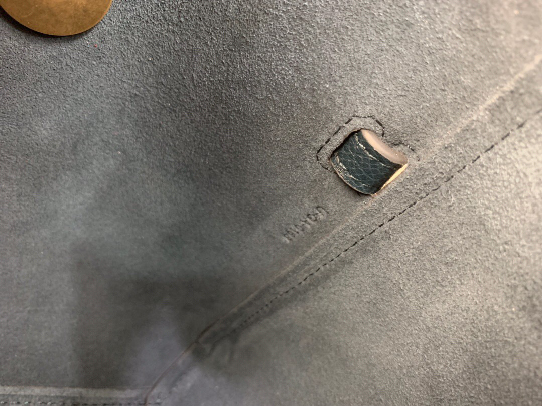 Ce1i*e Micro Belt Bag In Grained Calfskin with Dark Blue 20cm 175519