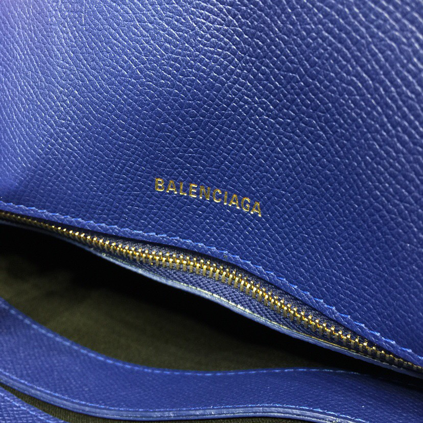 Ba1en*iaga Ville medium graffiti logo calfskin bag Dark Blue 18SS