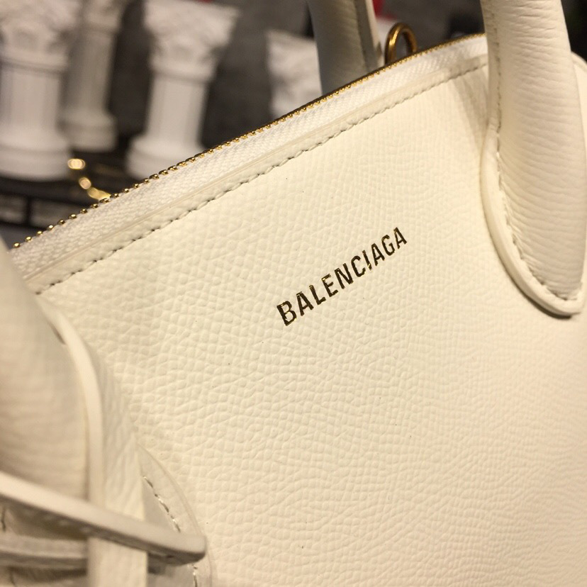 Ba1en*iaga Ville Medium graffiti logo calfskin bag White 18SS