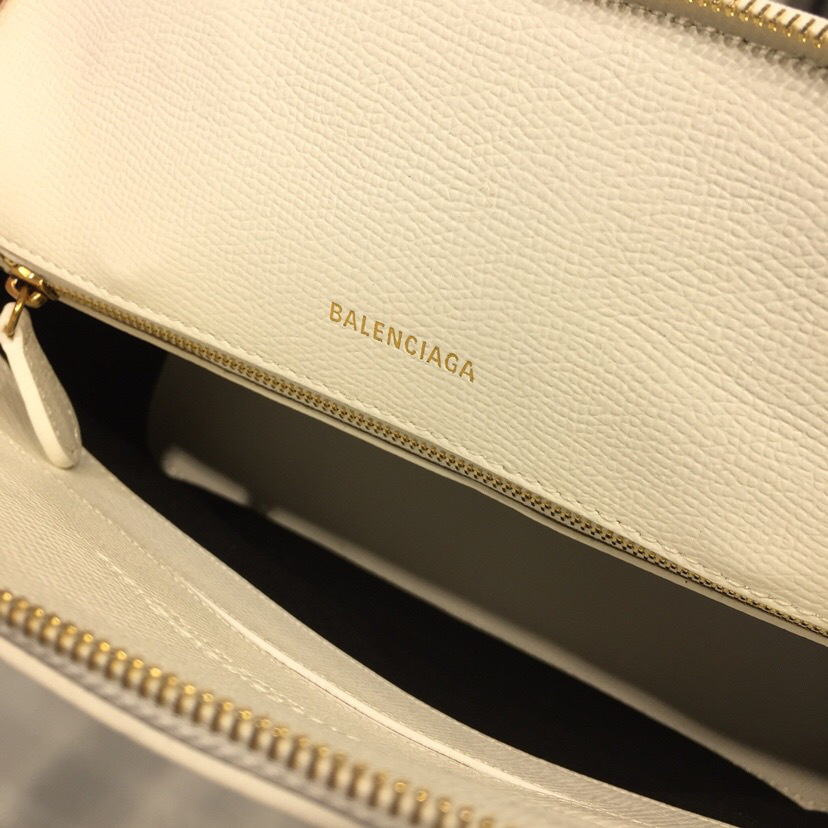 Ba1en*iaga Ville Medium graffiti logo calfskin bag White 18SS