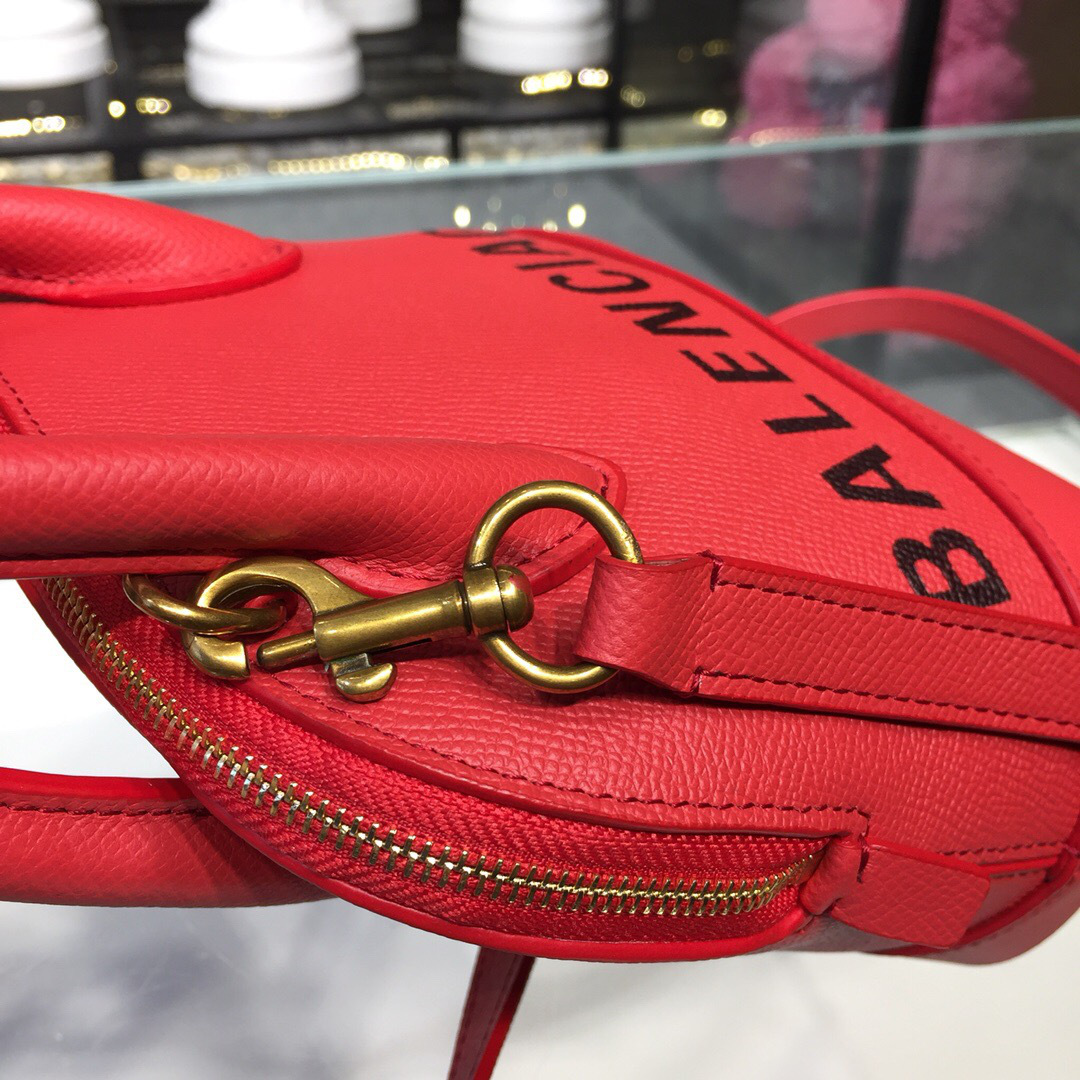 Ba1en*iaga Ville small graffiti logo calfskin bag Red 18SS