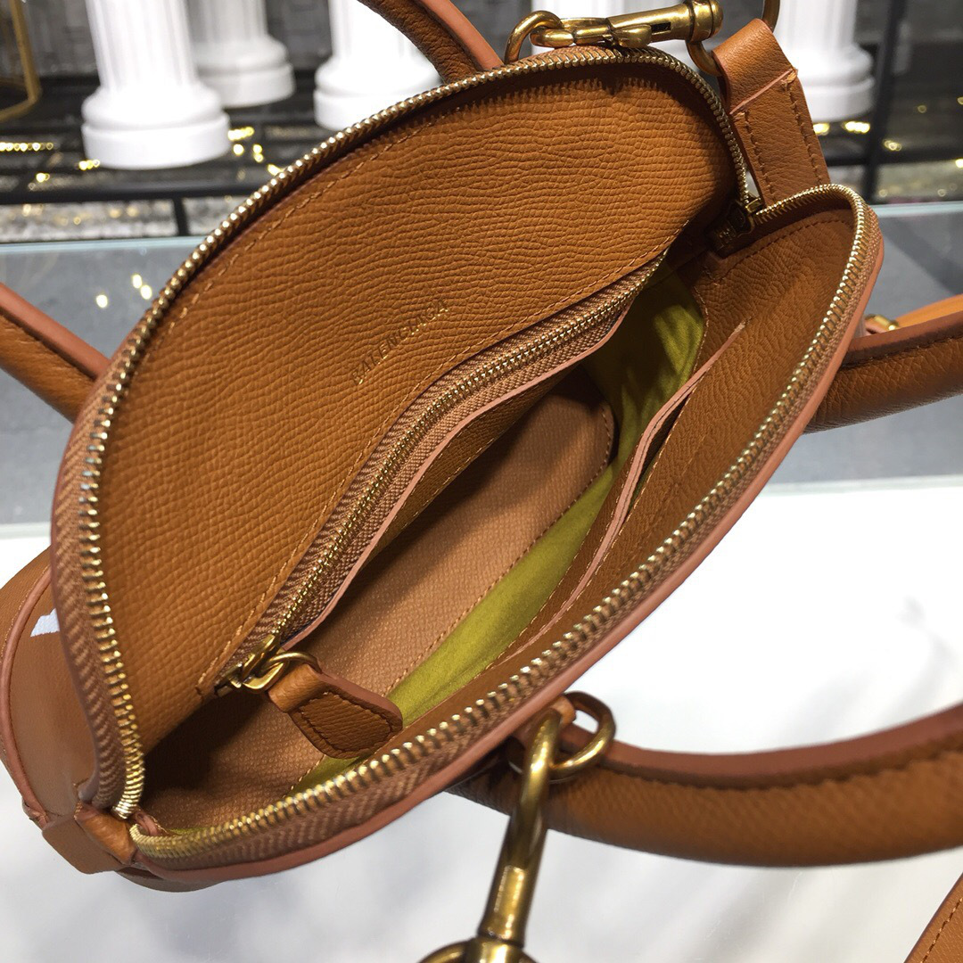Ba1en*iaga Ville small graffiti logo calfskin bag Brown 18SS