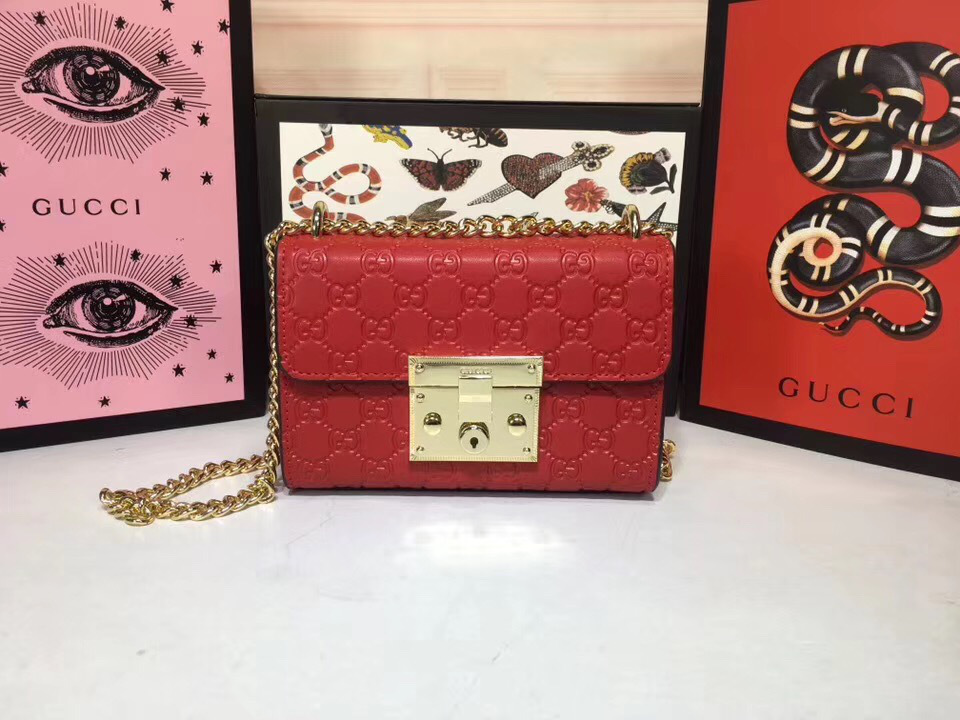 Gvc*1 Padlock small Signature shoulder Leather bag red 409487
