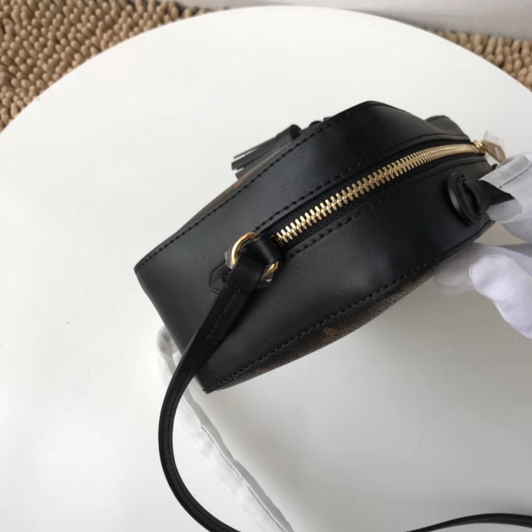 L0vis Vvtt0n Monogram Saintonge Black Handbag M43559 Bagsaa