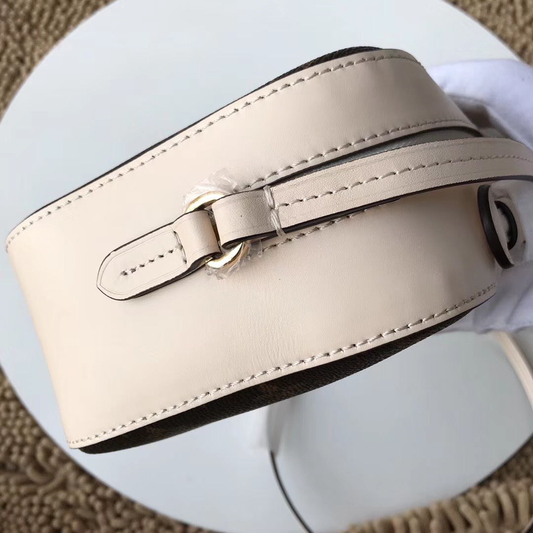 L0vis Vvtt0n Monogram Saintonge Beige Handbag M43559 Bagsaa