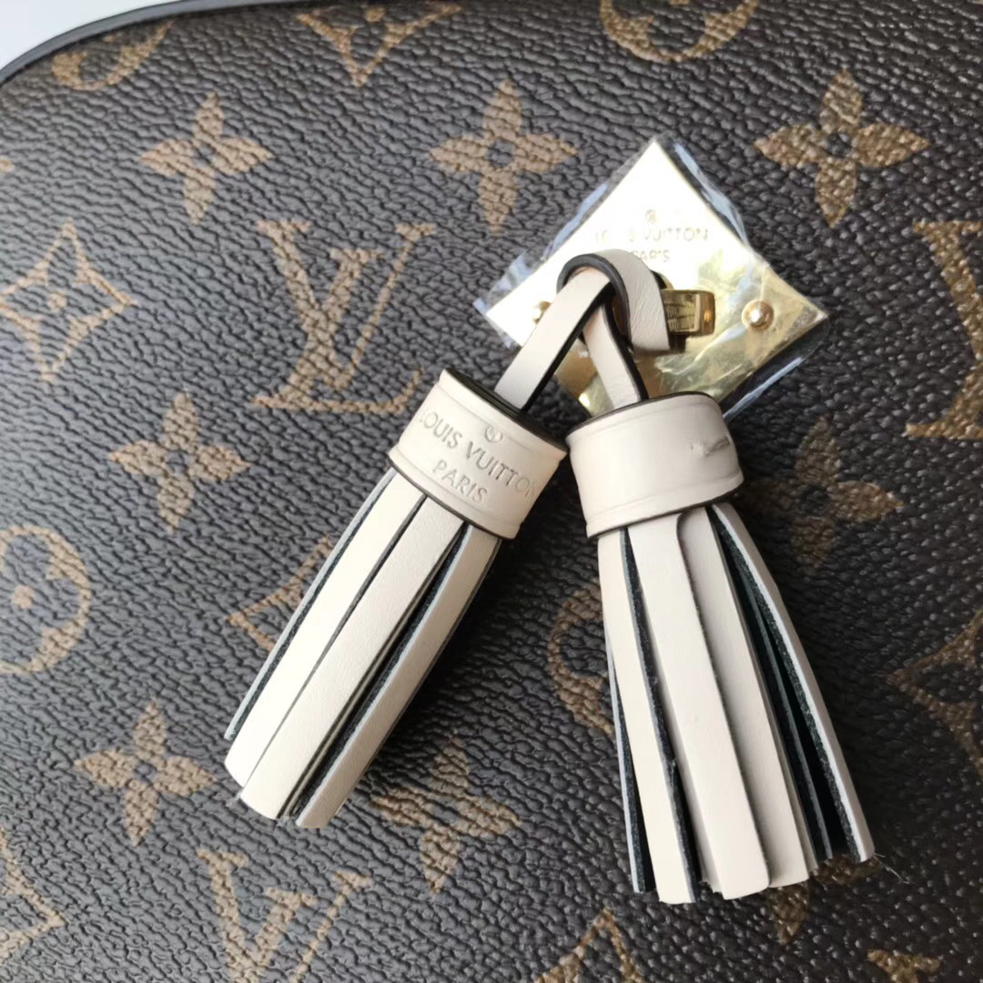 L0vis Vvtt0n Monogram Saintonge Beige Handbag M43559 Bagsaa