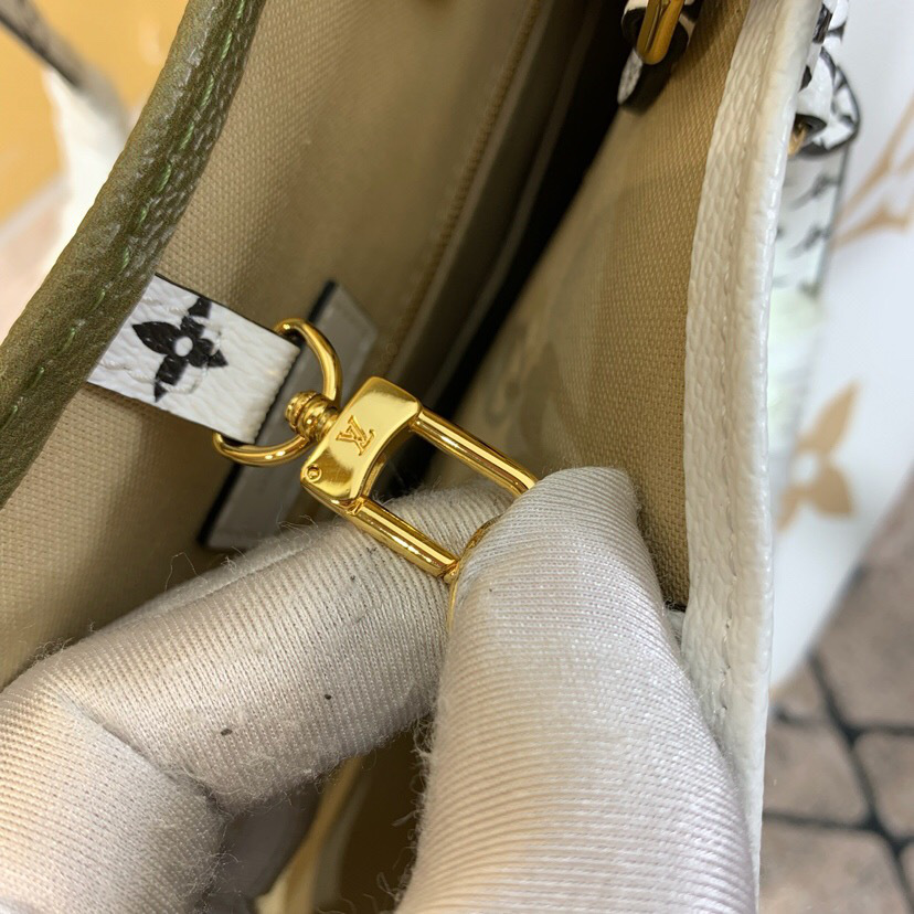 L0vis Vvtt0n Monogram Women Onthego Handbag Green and White M44570