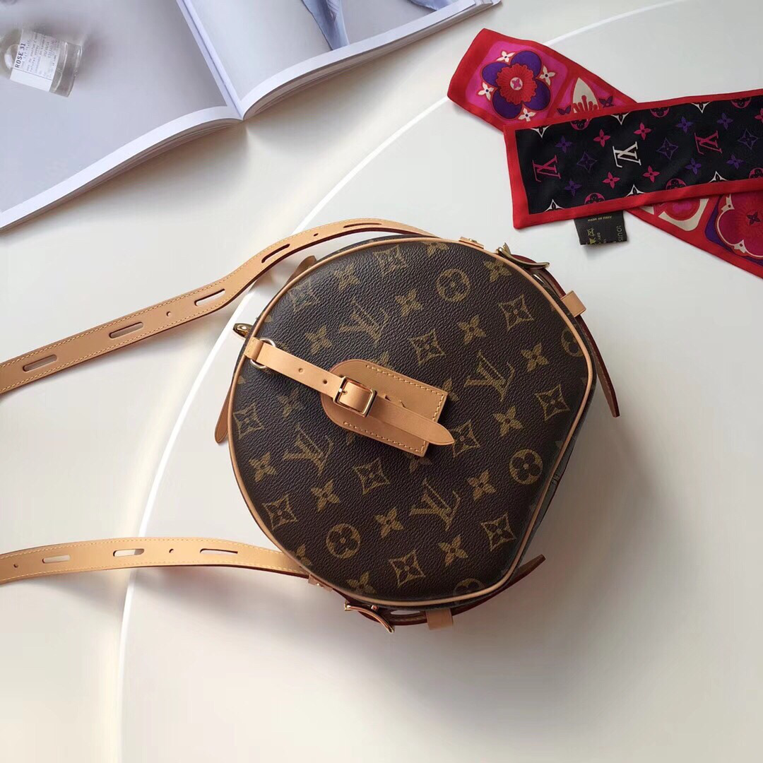 L0vis Vvtt0n Boite Chapeau Souple Monogram Bag M52294