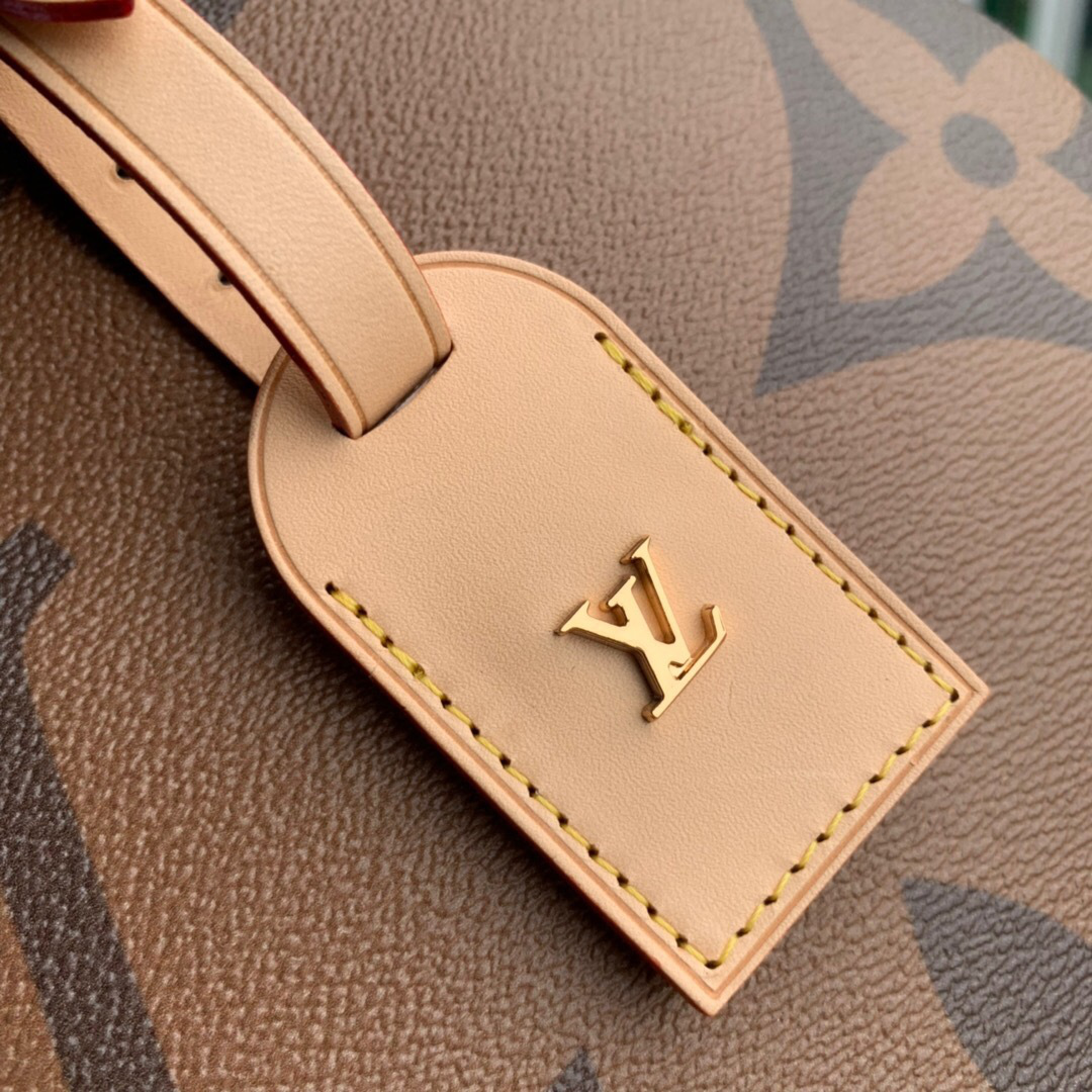 L0vis Vvtt0n Boite Chapeau Souple Bag M52294