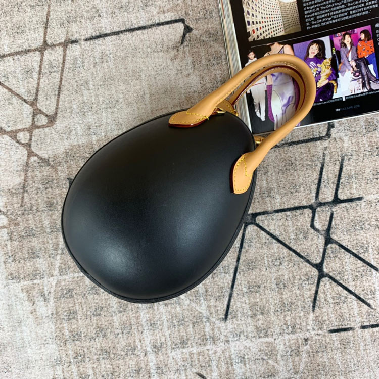 L0vis Vvtt0n Egg Bag