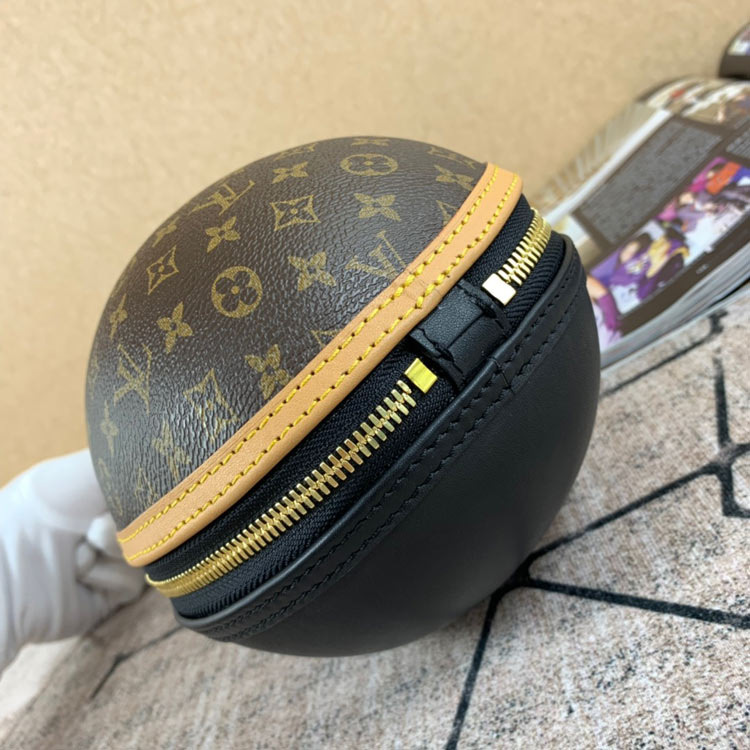 L0vis Vvtt0n Egg Bag