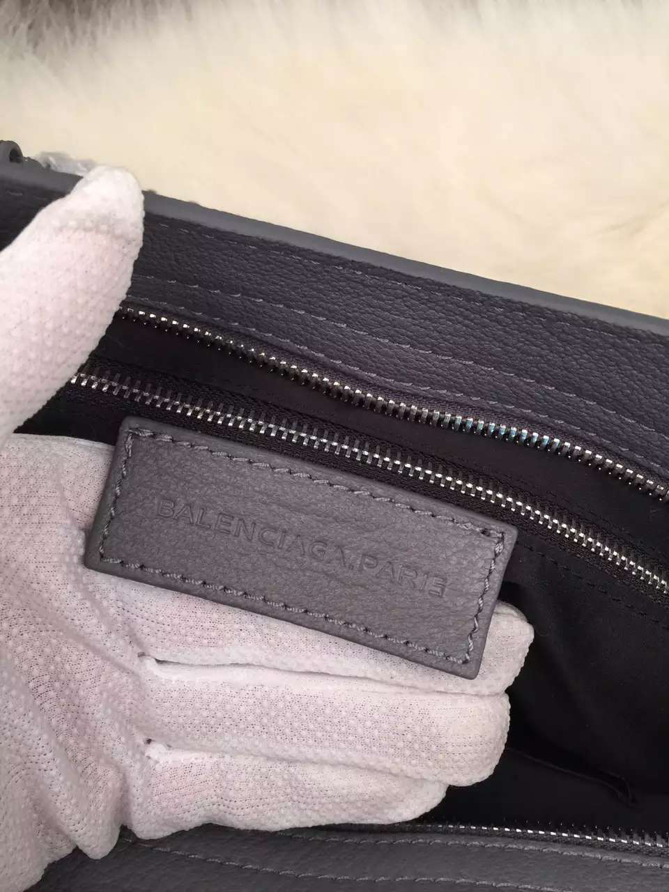 Ba1en*iaga Classic City 38cm Goatskin gray Bag