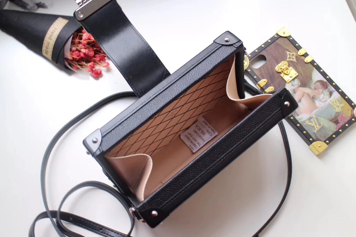 L0vis Vvtt0n Box Bag M44199