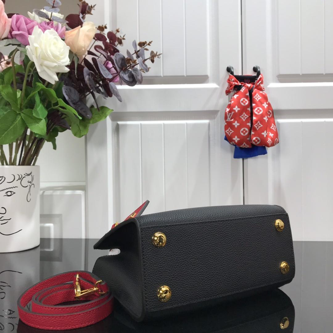 L0vis Vvtt0n 2019SS Mini Calfskin handbag Green with Black