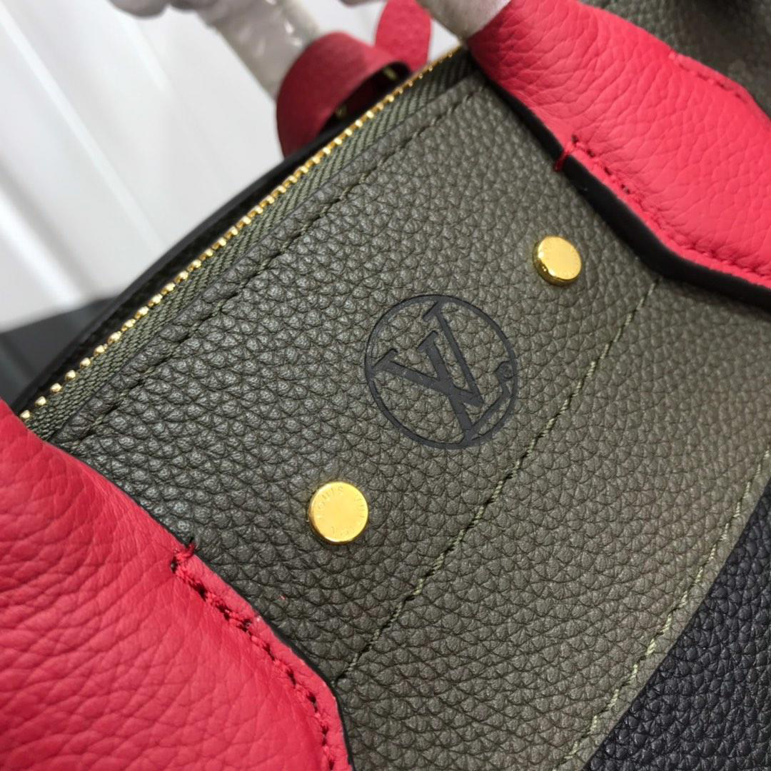 L0vis Vvtt0n 2019SS Mini Calfskin handbag Green with Black