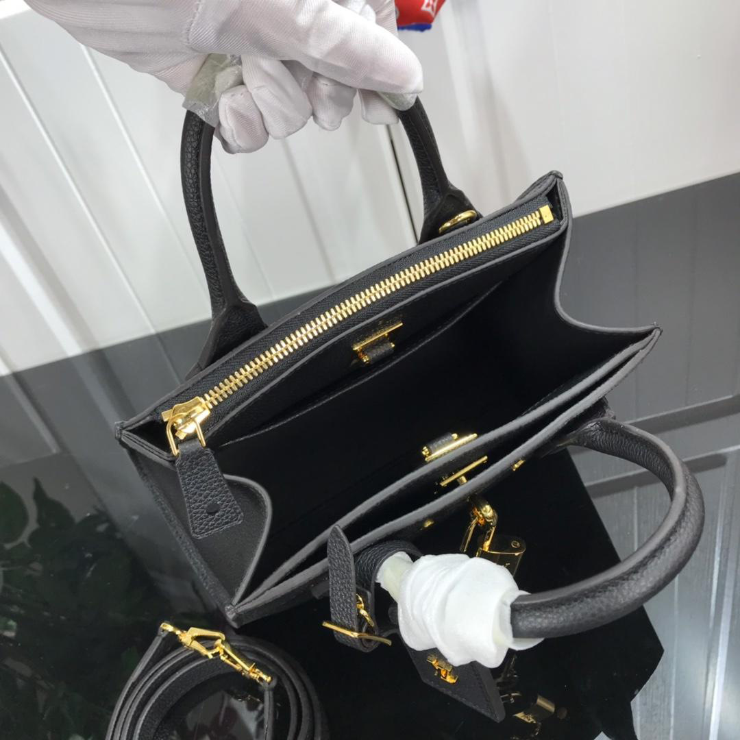 L0vis Vvtt0n 2019SS Mini Calfskin handbag Black
