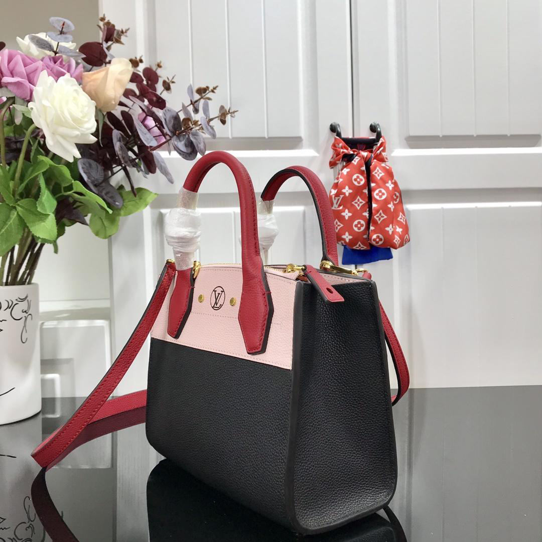 L0vis Vvtt0n 2019SS Mini Calfskin handbag Black with Pink