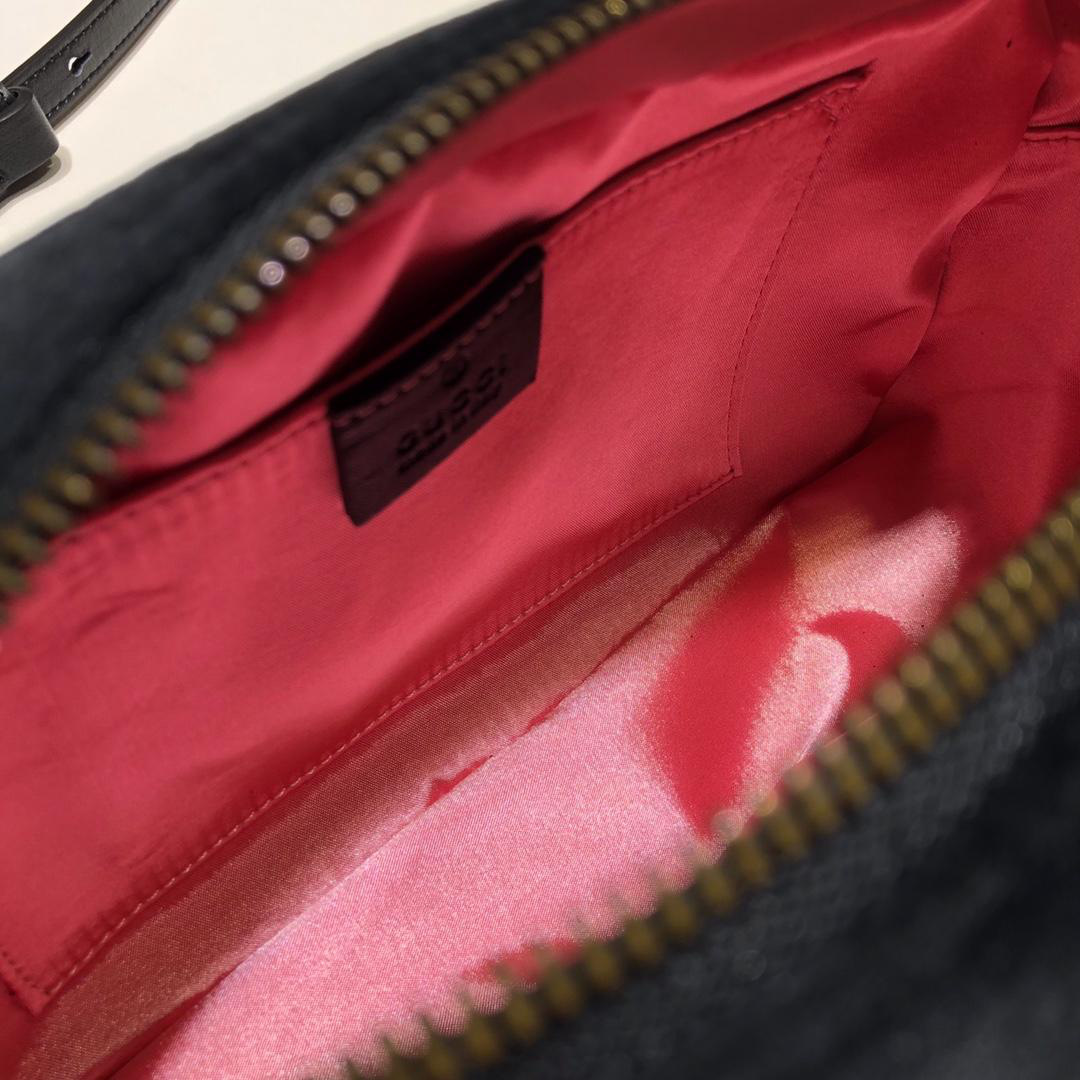 Gvc*1 Velvet Black Bag
