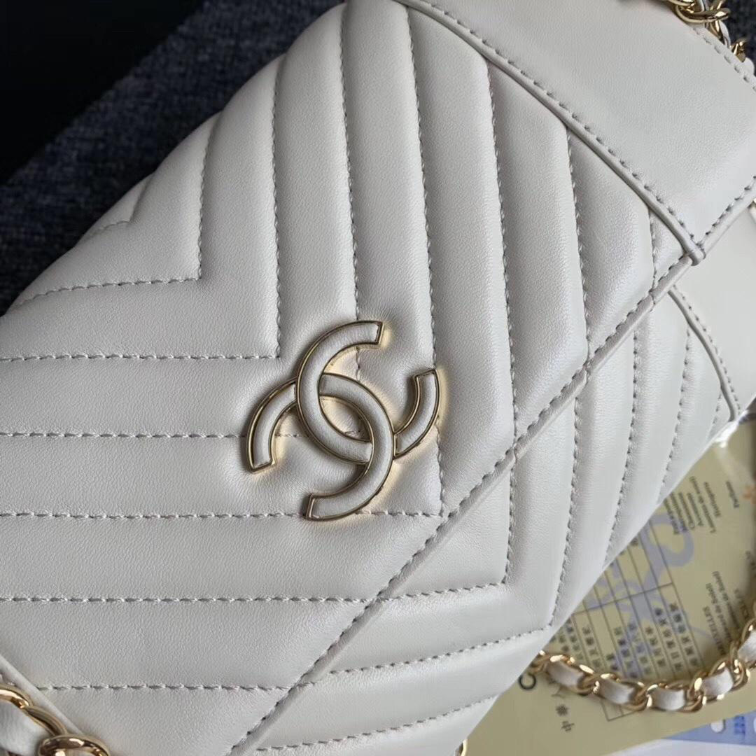 Ch**el Original Lambskin Flap Bag with White Bagsaa