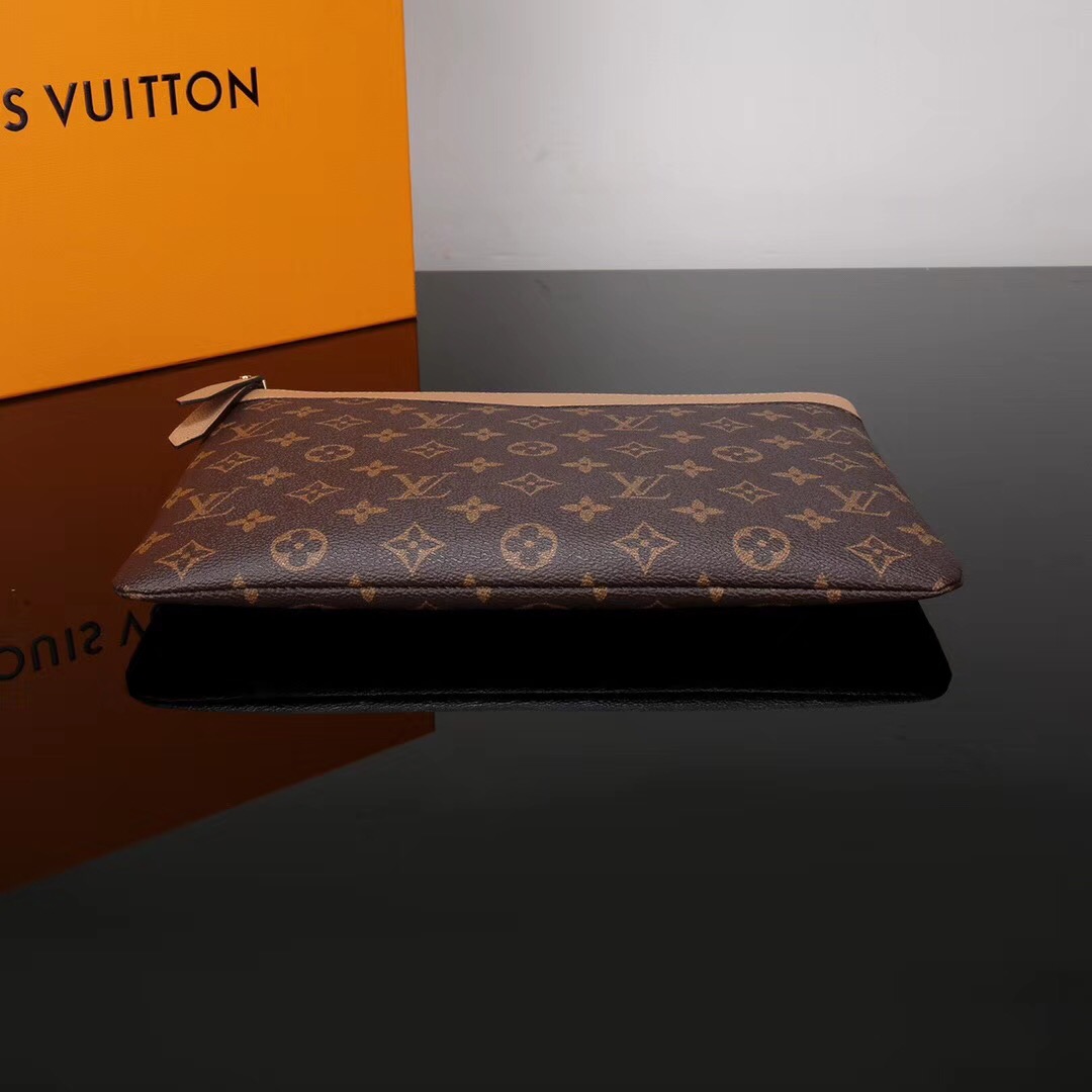 L0vis Vvtt0n Monogram Canvas Daily Pouch Sesame M64591