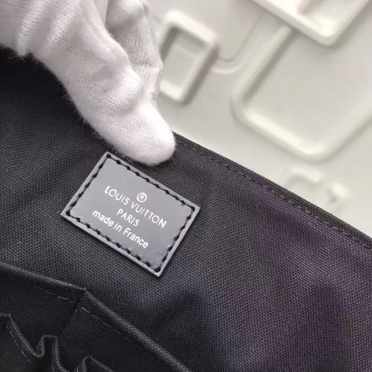 L0vis Vvtt0n Damier District Mm Messenger Bag N41212