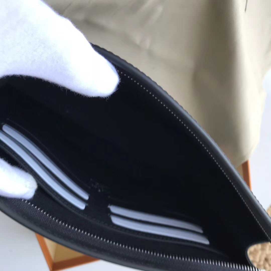 L0vis Vvtt0n toiletry pouch Monogram Black bag M41692