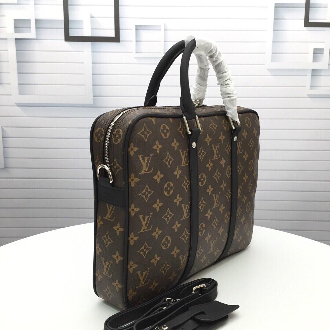L0vis Vvtt0n Monogram Porte-Documents Voyage Small Canvas bag