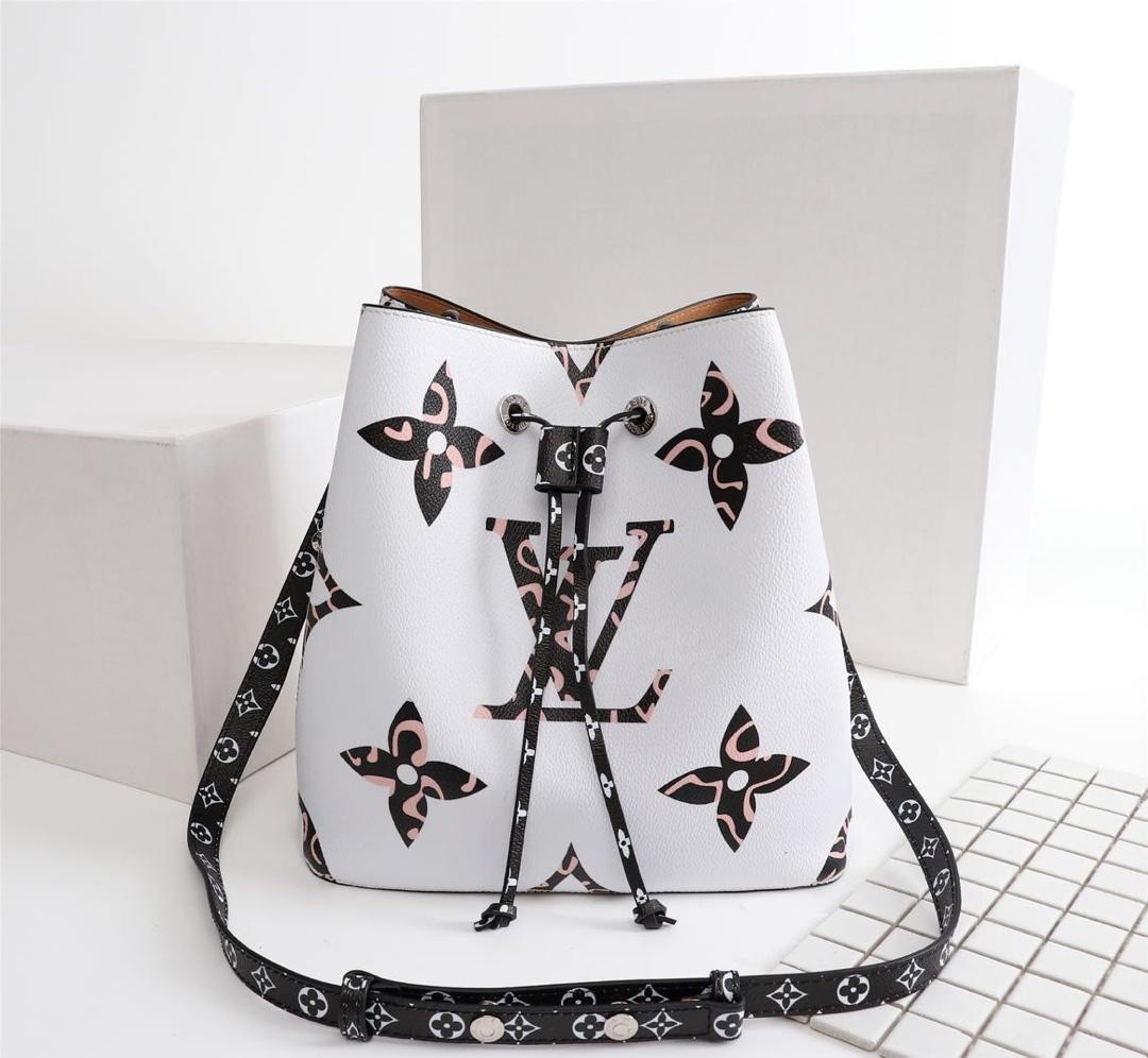 L0vis Vvtt0n NEONOE Bucket Handbag White Bagsaa
