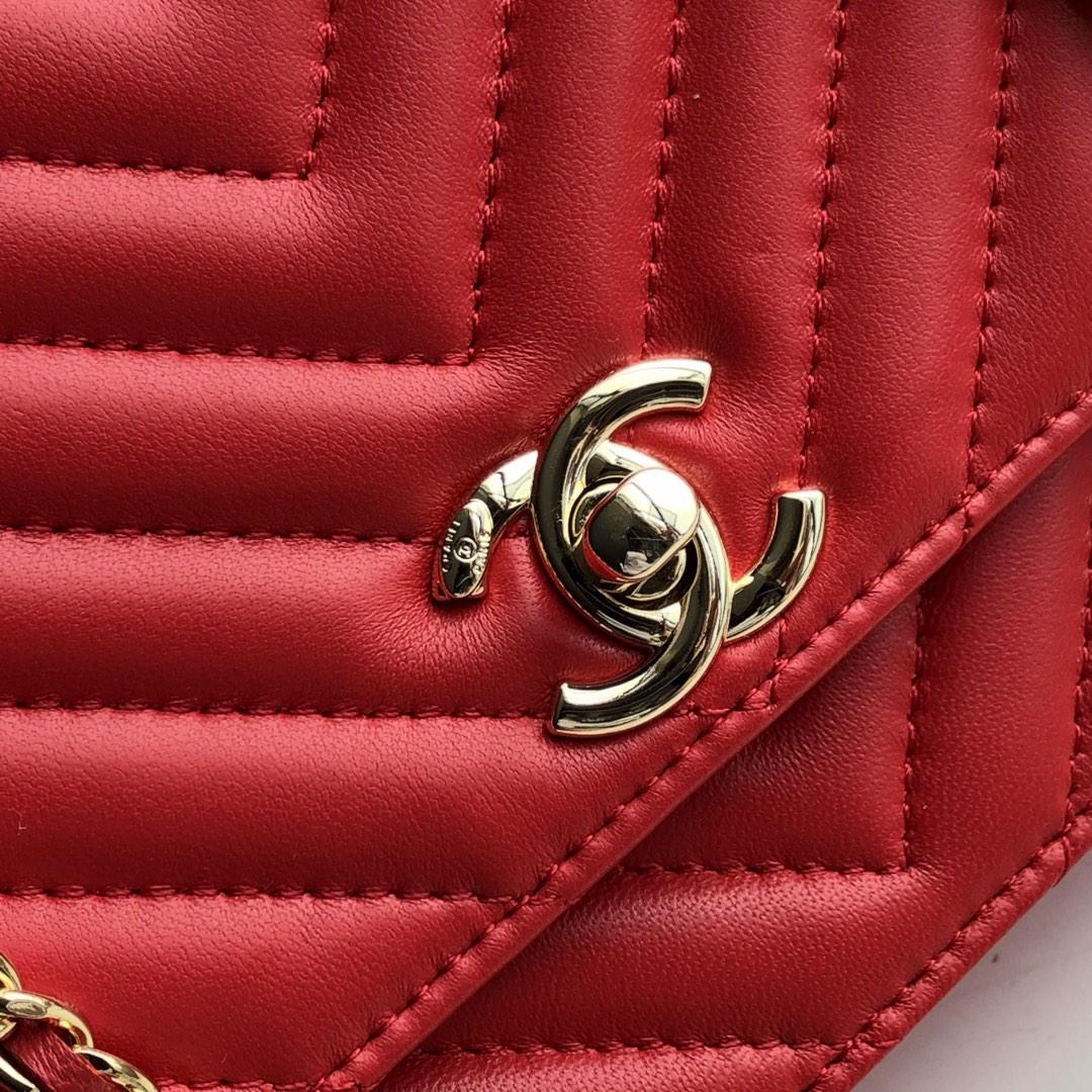 Ch**el Lamb skin V-type chain Bag Red