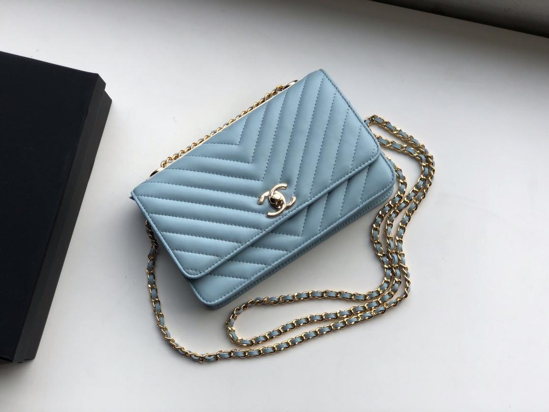 Ch**el Lamb skin V-type chain Bag Blue bagsaa