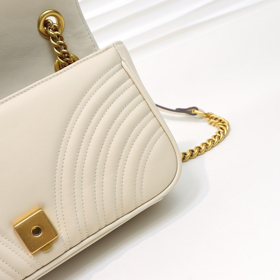 Gvc*1 Marmont small matelassé shoulder bag 26cm White 443497