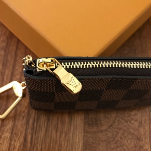 L0vis Vvtt0n Key Pouch 01